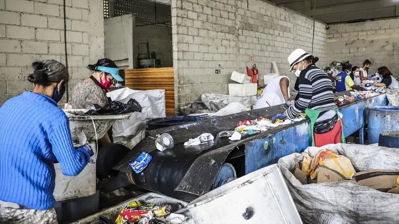 Cooperativas e associações de recicláveis recebem incentivo tributário no Paraná