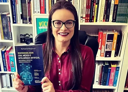 Advogada lança livro no mundo sobre culpa médica e inteligência artificial