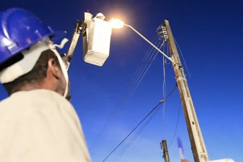 Quatro Barras revoga edital de iluminação pública avaliado em R$ 88 milhões