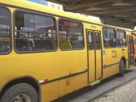 Passageiros são esfaqueados em ônibus de Curitiba, diz GM