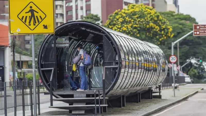Curitiba: 120 estações-tubo serão reformadas a partir da semana que vem