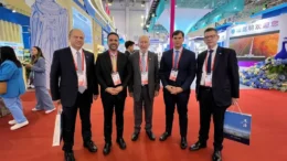 Governo do Paraná inicia missão internacional com visita a feira de negócios na China