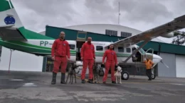 Bombeiros e cães do Paraná embarcaram para ajudar o Rio Grande do Sul