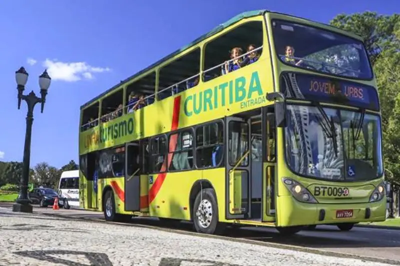 Linha Turismo de Curitiba tem tarifa reduzida de R$ 50 para R$ 6