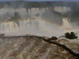 Feriado de Aparecida: mais de 30 mil turistas devem visitar Foz do Iguaçu