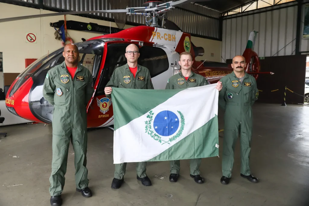 Paraná envia helicóptero e militares para auxiliar operações em Santa Catarina