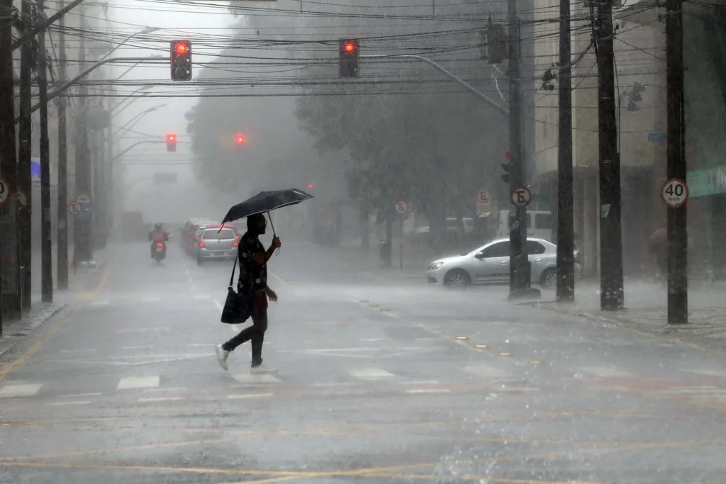Curitiba bate recorde de chuvas dos últimos 26 anos