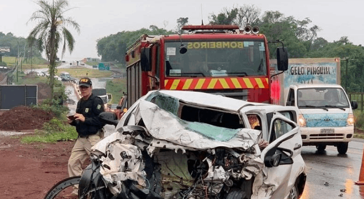 Homem esfaqueia ex-companheira e morre em acidente de trânsito, no Paraná