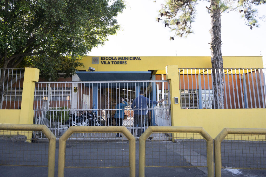 Projetos para proteger escolas em Curitiba são arquivados na CCJ