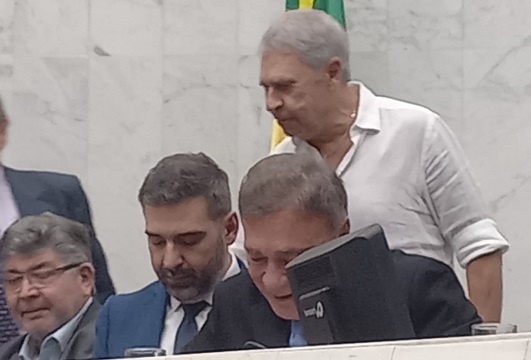 A Travessia de Alvaro Dias não terminou, afirma deputado