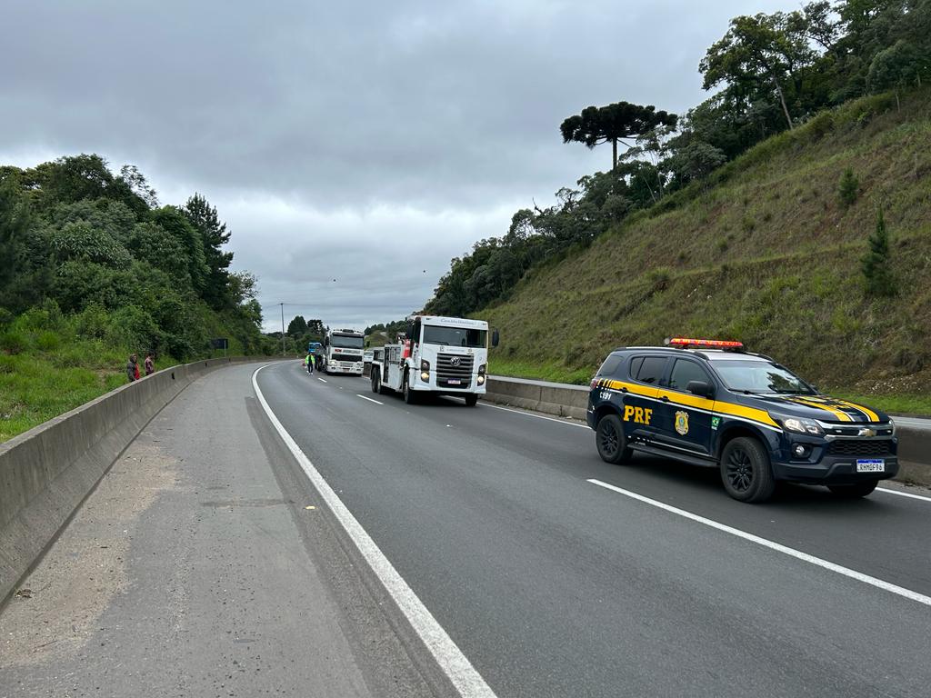 BR-277: acidente entre caminhões deixa trânsito lento em Campo Largo; siga