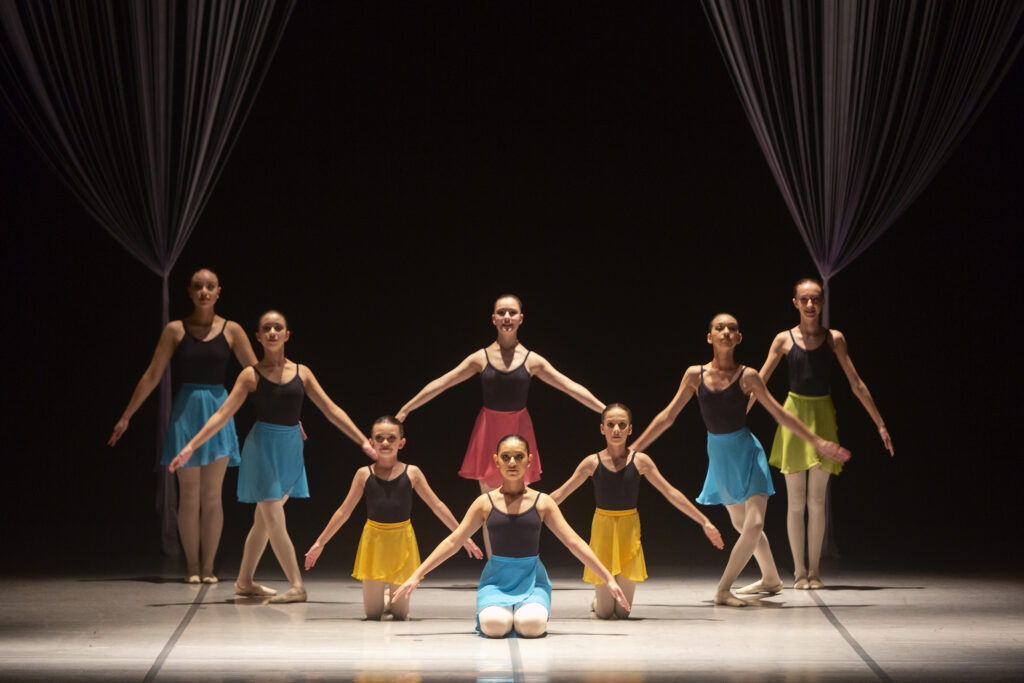 Escola de Dança Teatro Guaíra abre inscrições para as turmas de 2024