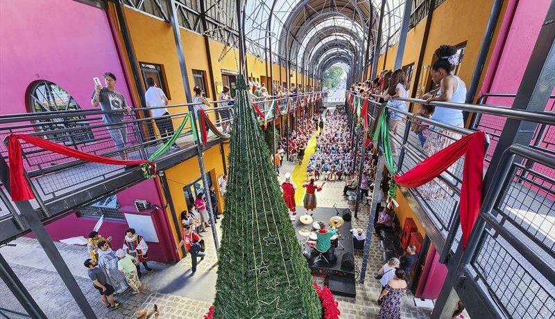 Regionais de Curitiba recebem espetáculo de Natal