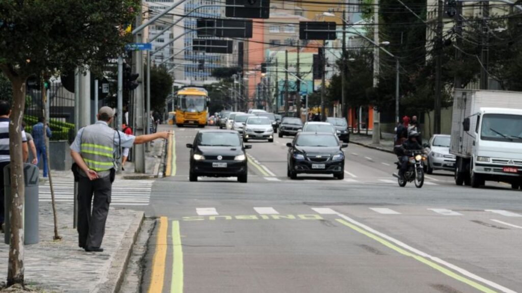 Maratona de Curitiba reúne milhares de participantes e altera o trânsito