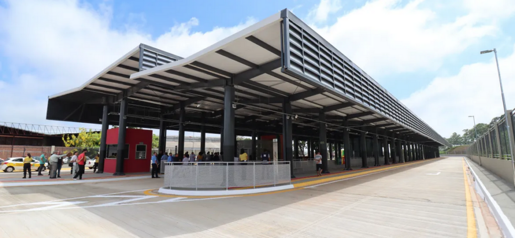 Novo terminal de ônibus entra em operação em Londrina