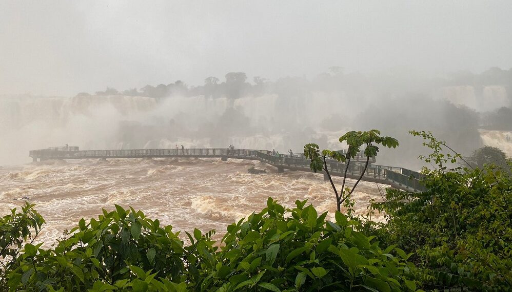Passarela das Cataratas do Iguaçu é reaberta