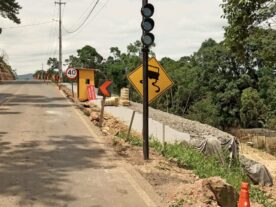Rio Iguaçu baixa e permite desbloqueio de rodovias em União da Vitória