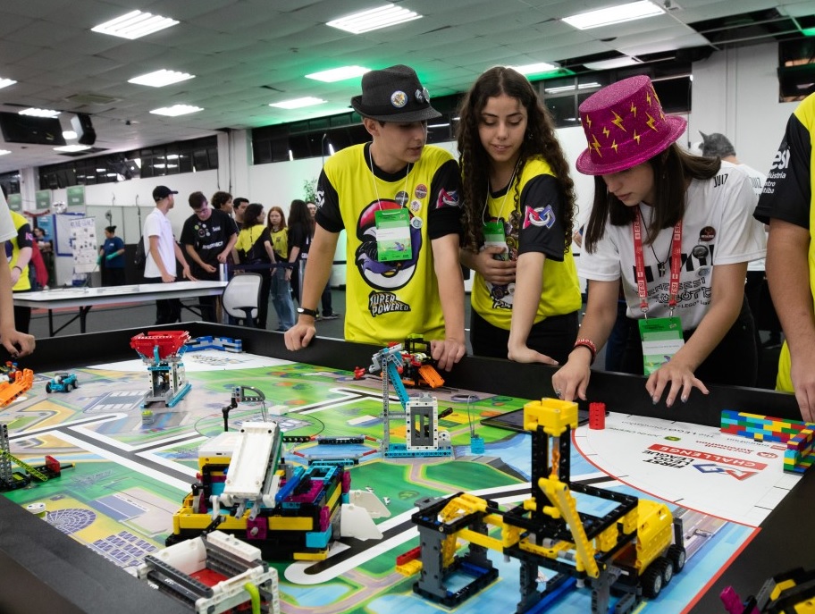 Curitiba recebe torneio regional de robótica no final de novembro