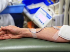 Doações de sangue caem quase 40% em dezembro e estoques esvaziam