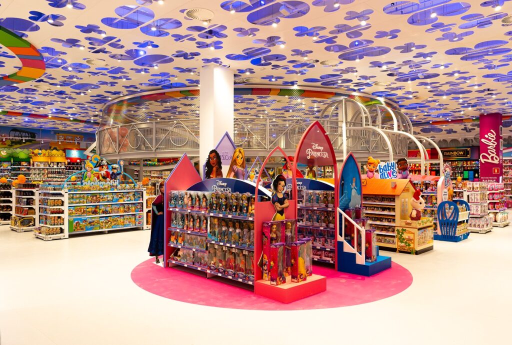 Maior loja de brinquedos do sul do Brasil é inaugurada em Curitiba