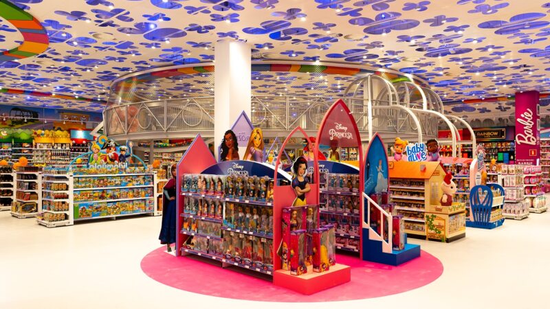 Maior loja de brinquedos do sul do Brasil é inaugurada em Curitiba