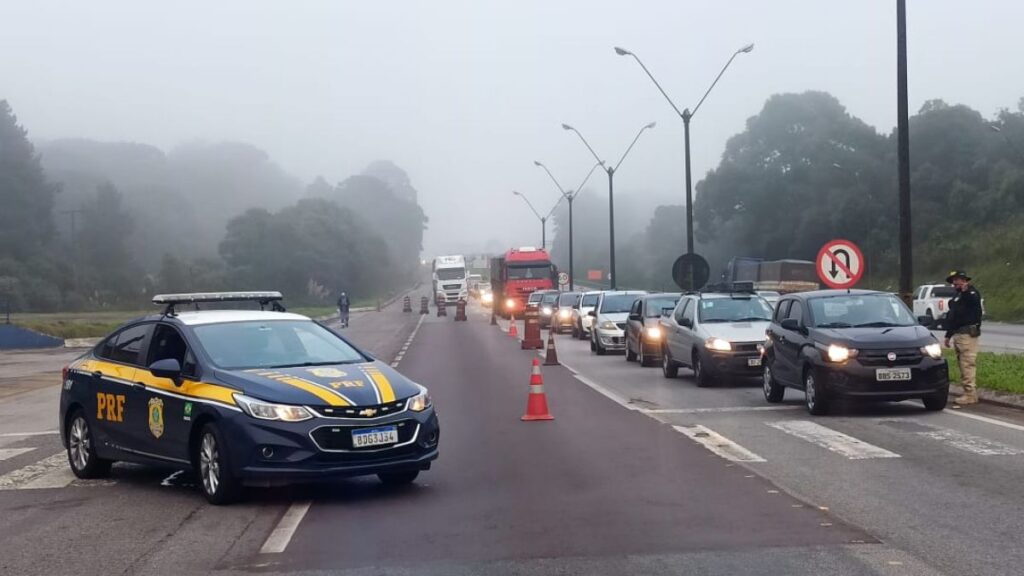 Rodovias: BR-277 tem tráfego liberado após final de semana caótico