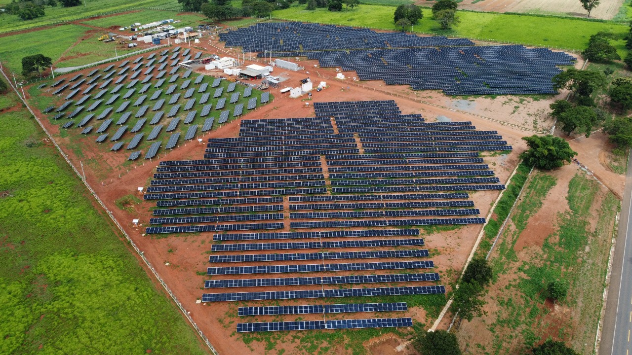 Usinas solares ganham força em todo o País