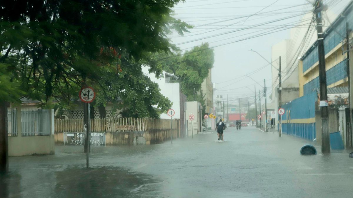 chuva, chuvas, litoral, paraná, corpo de bombeiros, famílias, casa, atendimentos, Roberto Dziura Jr-AEN