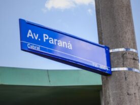 Curitiba instala 9,5 mil novas placas de ruas