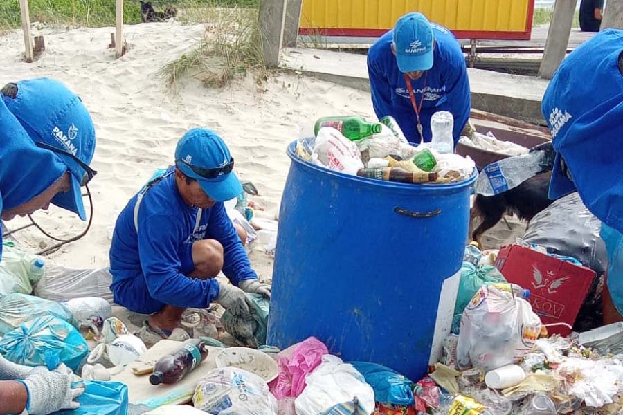 Sanepar retirou 108 toneladas de resíduos das praias