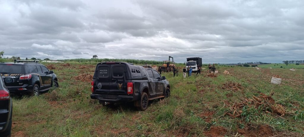 Trabalhadores paraguaios são resgatados de condições semelhantes à escravidão, no Paraná