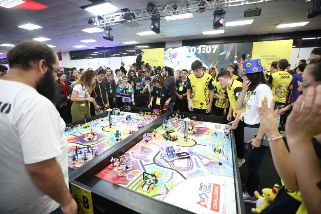 Colégio Sesi representa o Paraná em torneio nacional de robótica