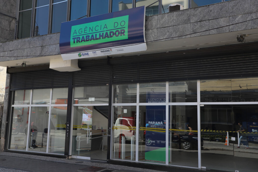 Curitiba recebe mutirão com 500 vagas de estágio