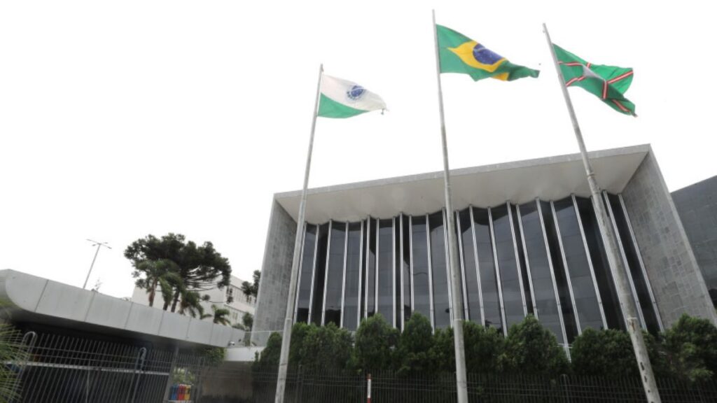 Assembleia Legislativa do Paraná retoma atividades com prestação de contas do Governo