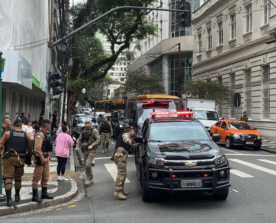 Polícia descarta bomba e libera ruas no Centro de Curitiba