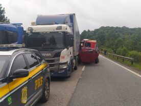 br-376 interdição acidente caminhões tijucas do sul