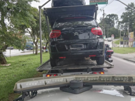 Carro com quase meio milhão em multas é apreendido em Curitiba