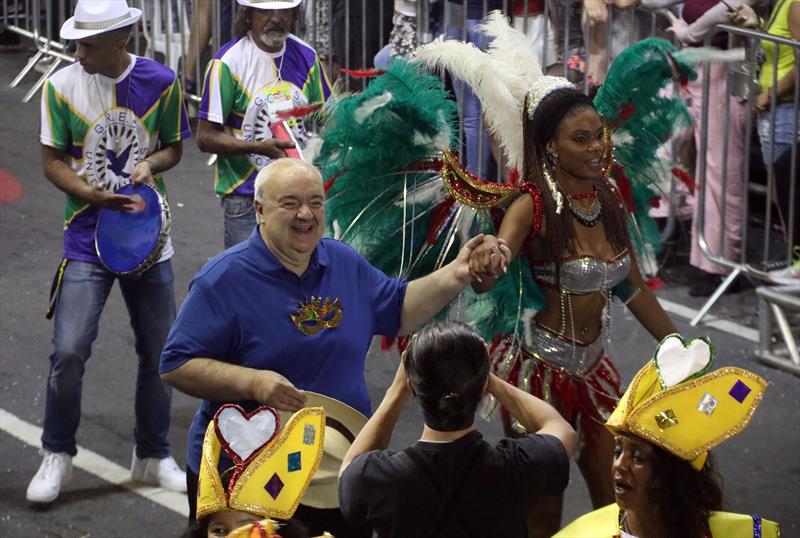 O carnaval curitibano e seus protagonistas: Não sabem nada de samba