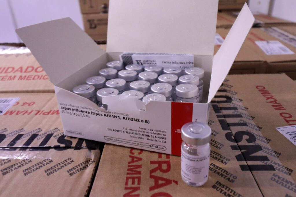 Paraná recebe novo lote de vacinas contra gripe