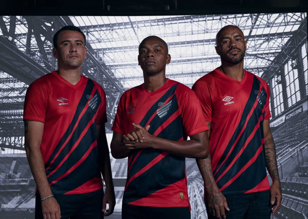 Athletico lança camisas novas, mas torcedores criticam modelos; veja