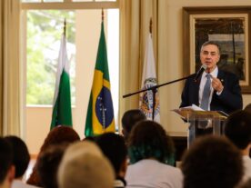 stf presidente ministro luis roberto barroso alunos colégio estadual do paraná