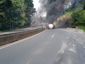 Acidente na BR-376: Rodovia é liberada após caminhão pegar fogo
