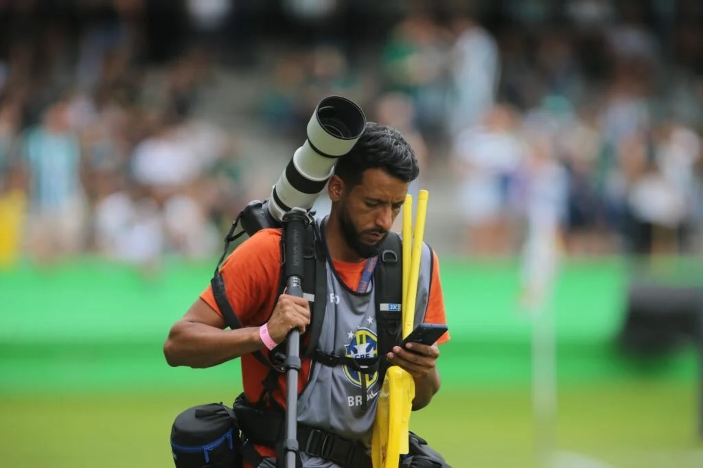 Coritiba repudia ato de injúria racial contra fotógrafo em jogo no Couto Pereira
