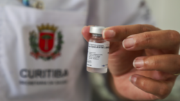 Curitiba aplica 15,9 mil doses de vacinas no Dia D