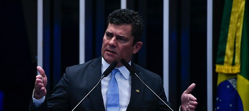 Juiz vota pela cassação de Sergio Moro; julgamento é suspenso