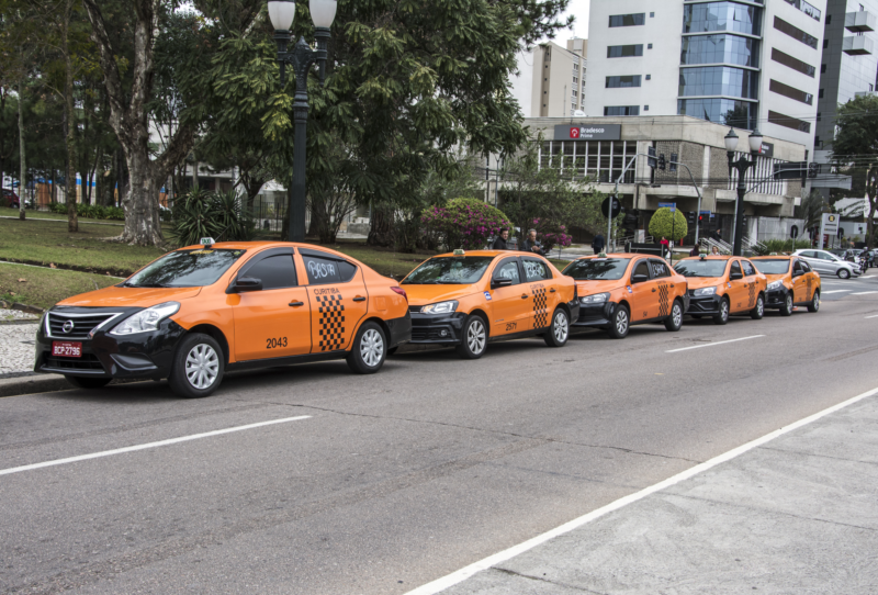 Táxi: Uso de picapes e caminhonetes é autorizado pela Urbs em Curitiba
