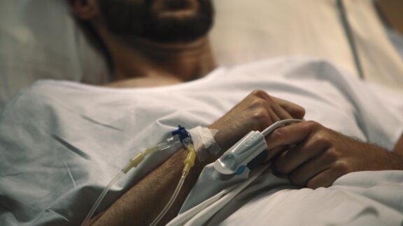 Hepatite A: Curitiba alerta para surto da doença; três morreram
