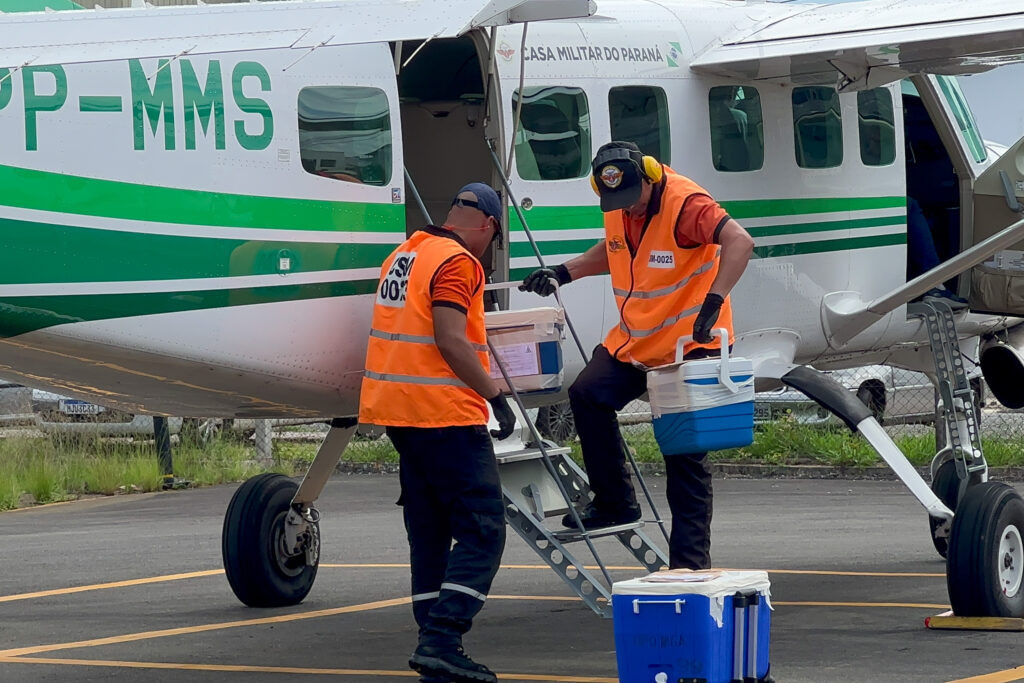 Aeronave do Paraná leva medicamentos para crianças no Rio Grande do Sul