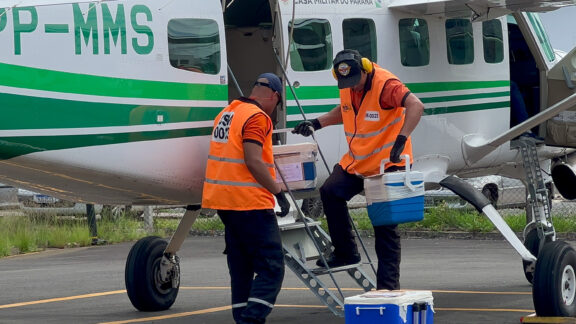 Aeronave do Paraná leva medicamentos para crianças no Rio Grande do Sul