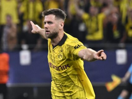 Borussia Dortmund vence PSG e sai na frente na semifinal da Champions